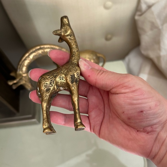 Giraffe brass figurine set of two mother and baby bookends 🦒 - Picture 10 of 10